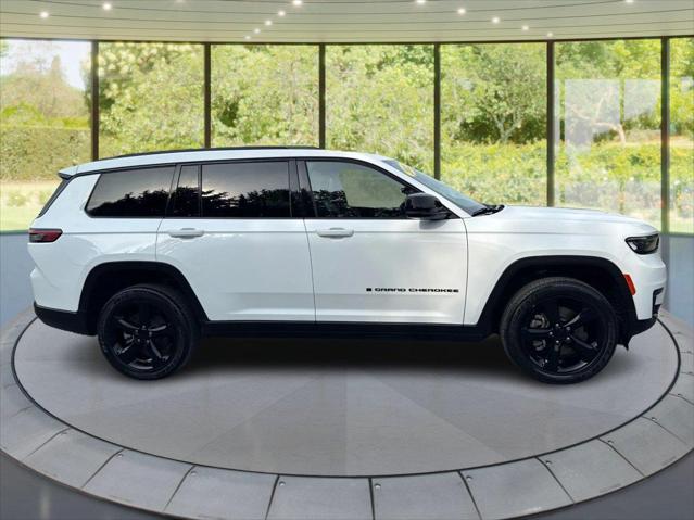 2022 Jeep Grand Cherokee L Altitude 4x4