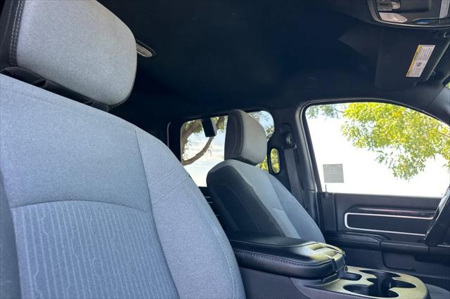 2024 Ram 3500 Big Horn Crew Cab 4x4 8' Box