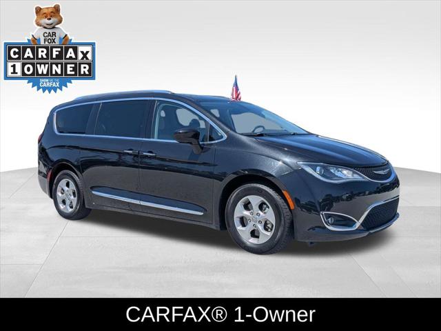 2017 Chrysler Pacifica Touring-L Plus