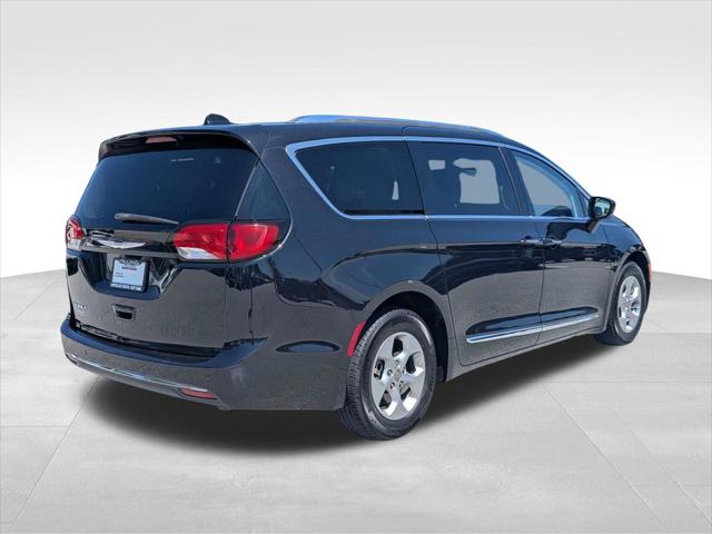 2017 Chrysler Pacifica Touring-L Plus