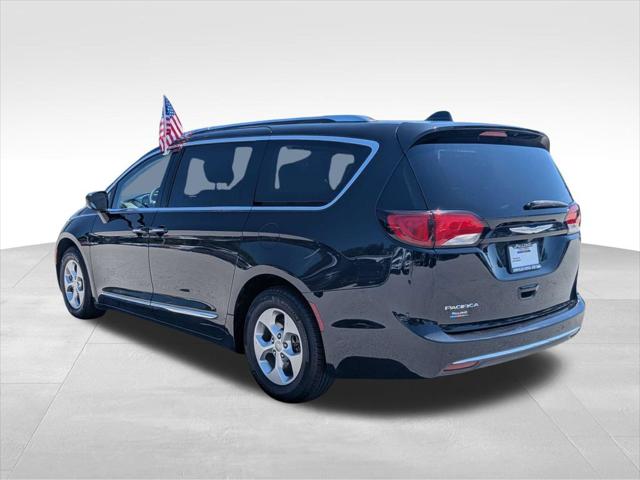 2017 Chrysler Pacifica Touring-L Plus