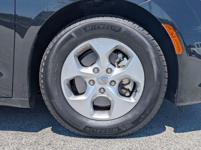 2017 Chrysler Pacifica Touring-L Plus