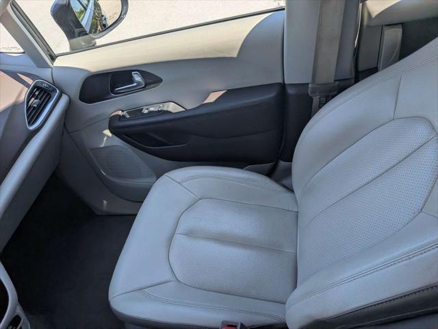 2017 Chrysler Pacifica Touring-L Plus