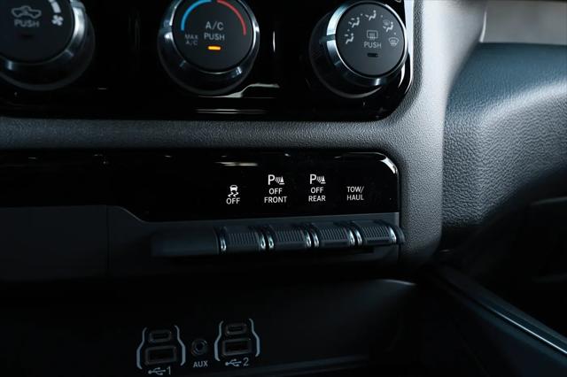 2026 Ram 1500 Express Crew Cab 4x4 57 Box