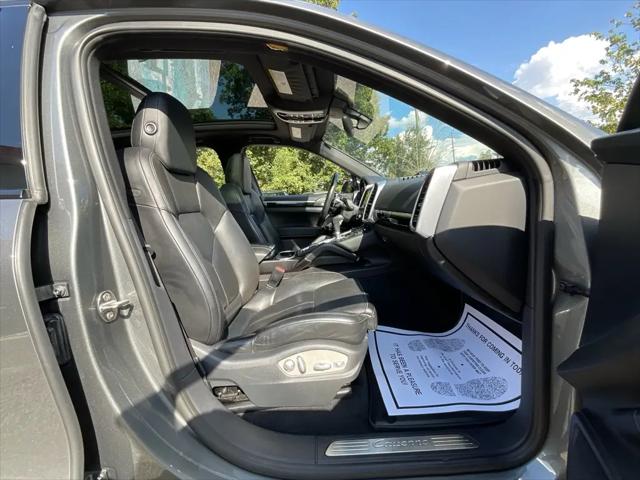 2016 Porsche Cayenne Cayenne