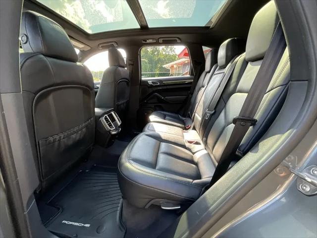 2016 Porsche Cayenne Cayenne