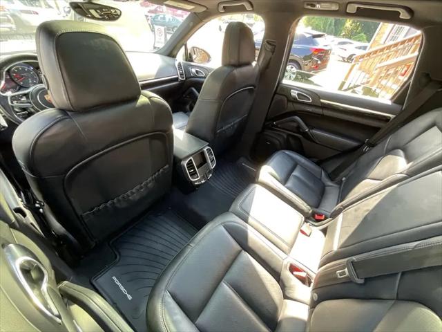 2016 Porsche Cayenne Cayenne