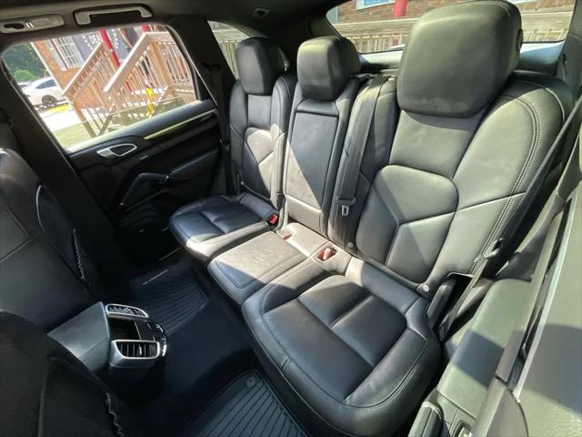 2016 Porsche Cayenne Cayenne