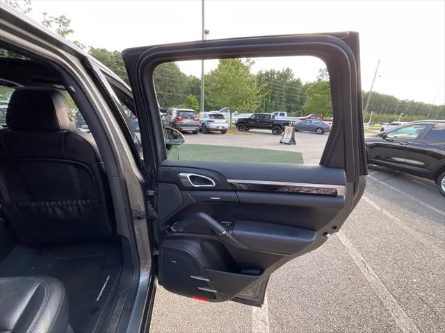 2016 Porsche Cayenne Cayenne