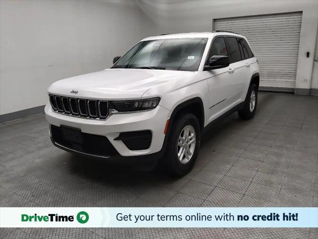 2023 Jeep Grand Cherokee Laredo 4x4 for sale in Des Moines, IA