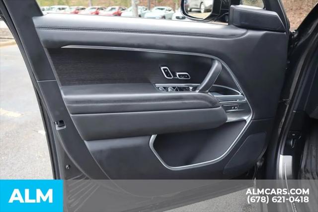 2025 Land Rover Range Rover P400 SE 7 Seat