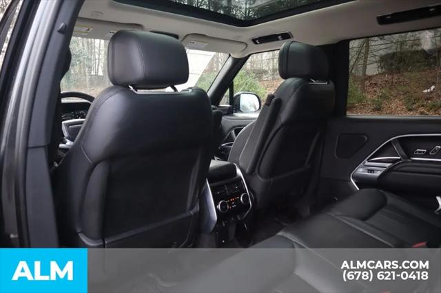 2025 Land Rover Range Rover P400 SE 7 Seat