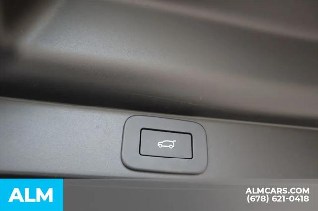 2025 Land Rover Range Rover P400 SE 7 Seat