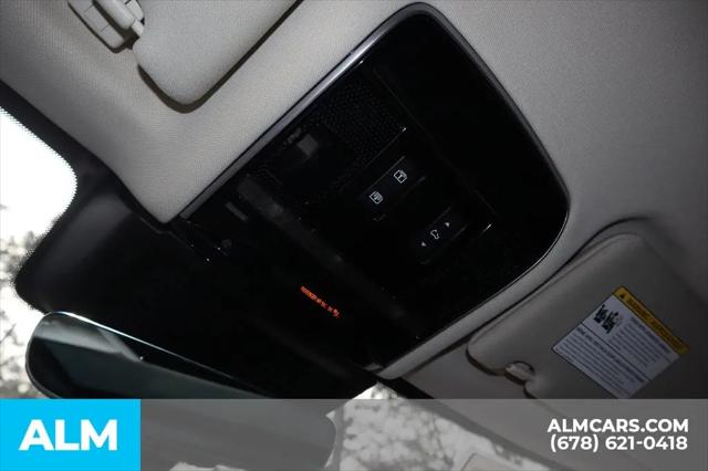 2025 Land Rover Range Rover P400 SE 7 Seat