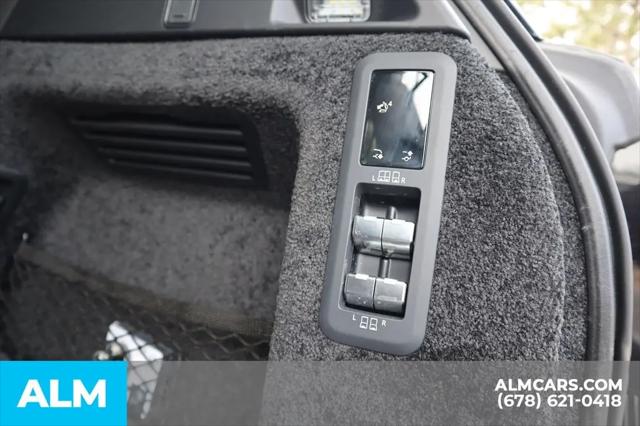 2025 Land Rover Range Rover P400 SE 7 Seat