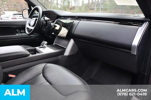 2025 Land Rover Range Rover P400 SE 7 Seat