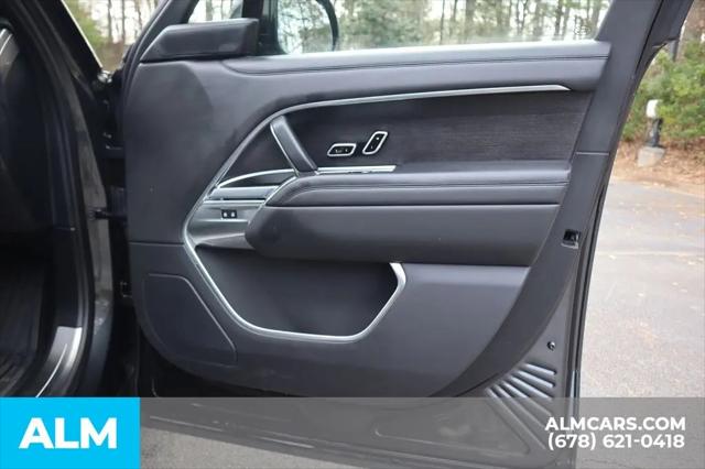 2025 Land Rover Range Rover P400 SE 7 Seat