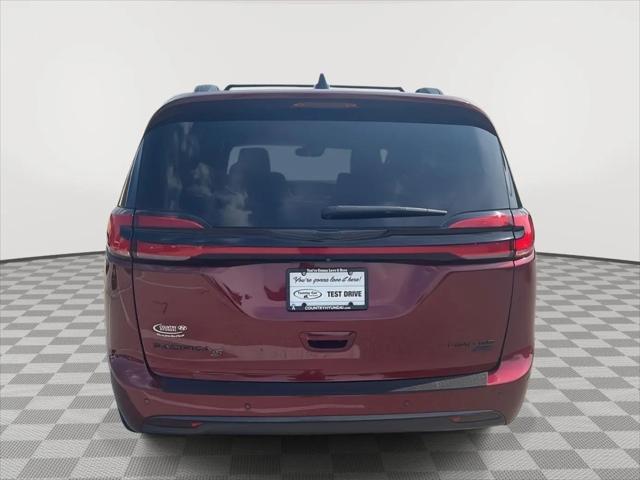 2023 Chrysler Pacifica Limited AWD