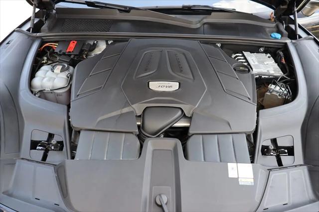 2023 Porsche Cayenne Platinum Edition