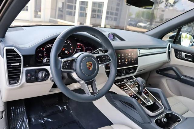 2023 Porsche Cayenne Platinum Edition