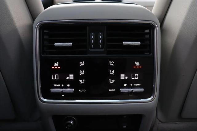 2023 Porsche Cayenne Platinum Edition