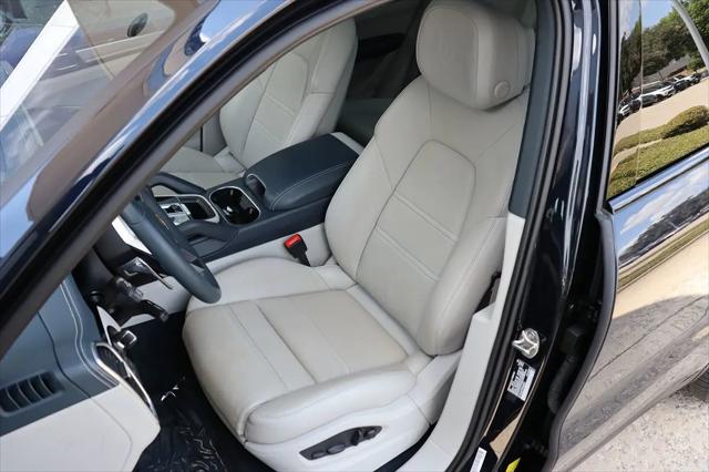 2023 Porsche Cayenne Platinum Edition