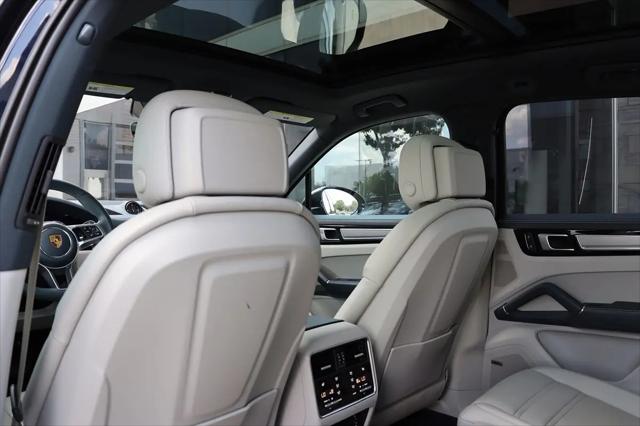 2023 Porsche Cayenne Platinum Edition