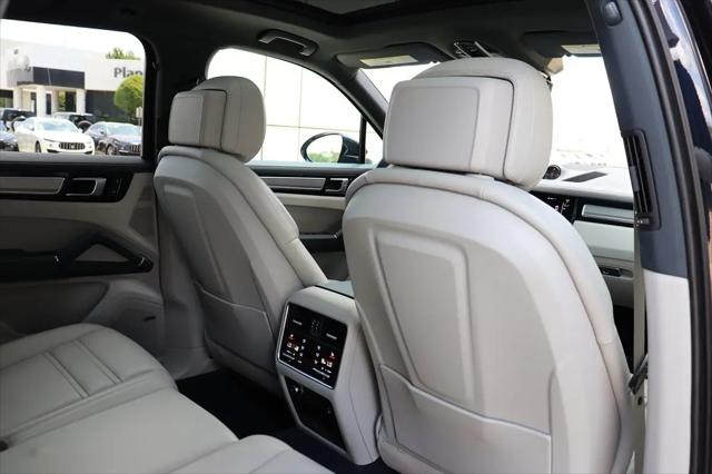 2023 Porsche Cayenne Platinum Edition