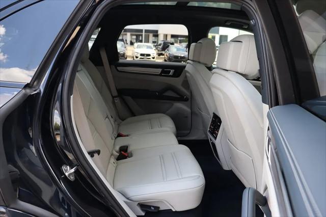 2023 Porsche Cayenne Platinum Edition