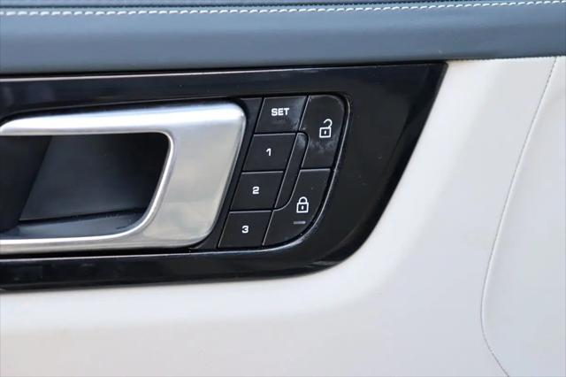 2023 Porsche Cayenne Platinum Edition