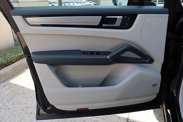2023 Porsche Cayenne Platinum Edition