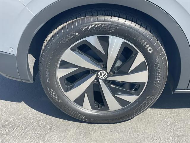 2023 Volkswagen ID.4 Pro