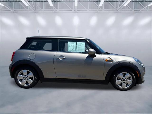 2017 MINI Hardtop Cooper