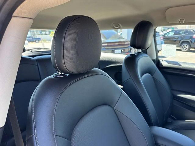 2017 MINI Hardtop Cooper
