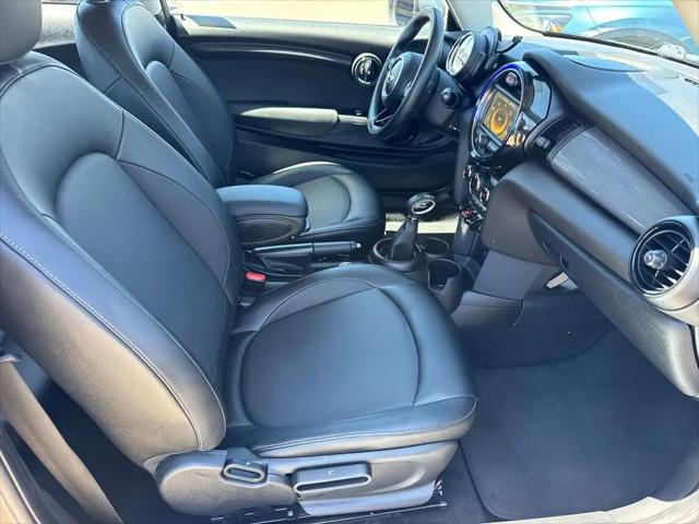 2017 MINI Hardtop Cooper