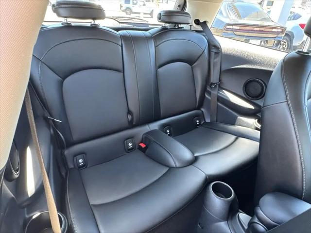 2017 MINI Hardtop Cooper