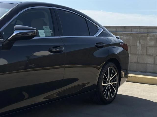 2025 Lexus ES 300h ES 300h