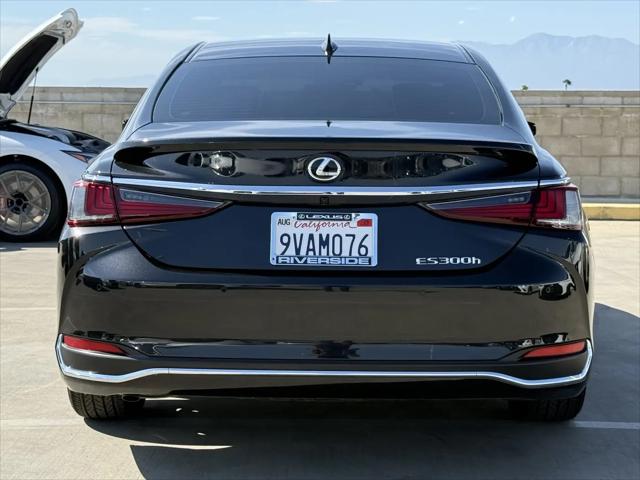 2025 Lexus ES 300h ES 300h