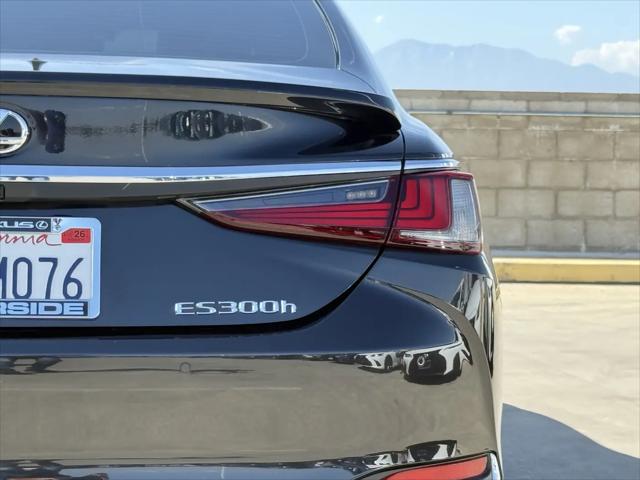2025 Lexus ES 300h ES 300h