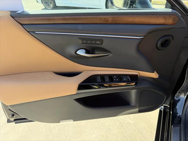 2025 Lexus ES 300h ES 300h