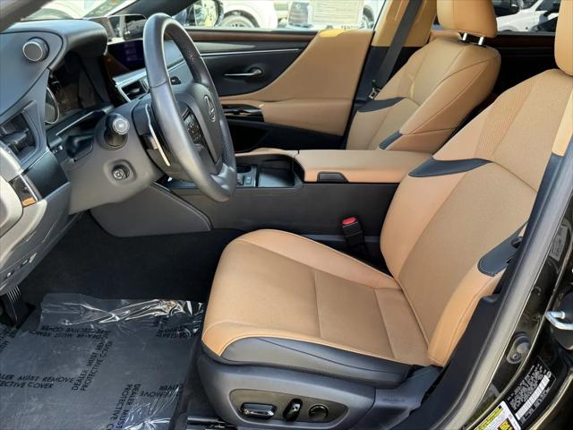 2025 Lexus ES 300h ES 300h