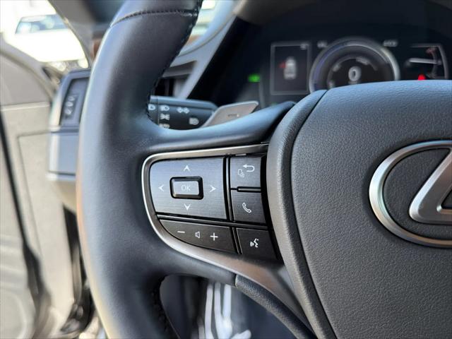 2025 Lexus ES 300h ES 300h