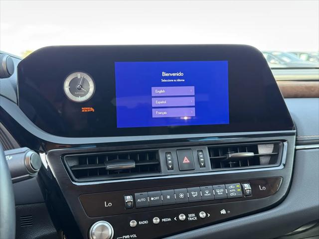 2025 Lexus ES 300h ES 300h