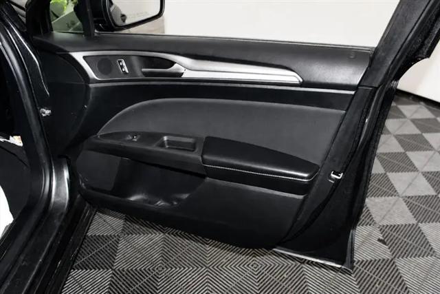 2020 Ford Fusion SE