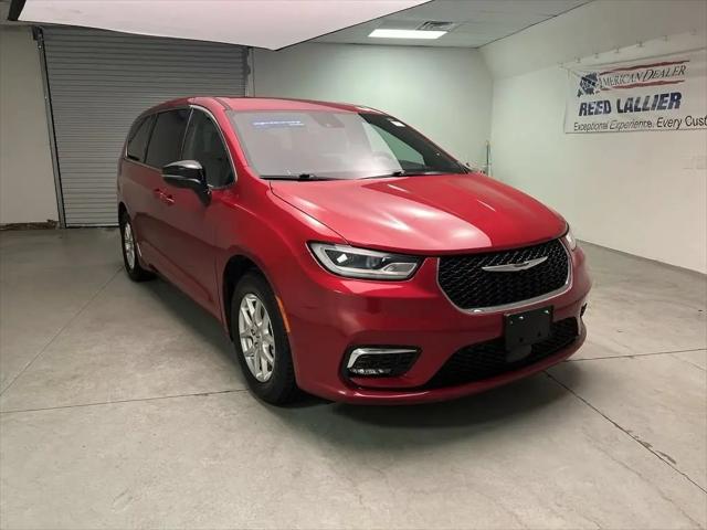2025 Chrysler Pacifica Select for sale in Fayetteville, NC