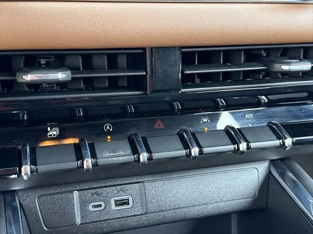 2023 GMC Canyon 4WD Crew Cab Short Box AT4