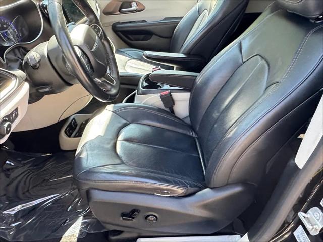 2017 Chrysler Pacifica Touring-L Plus