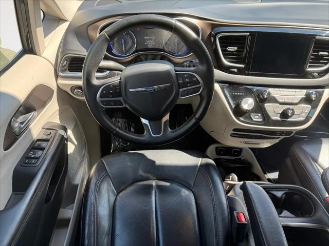 2017 Chrysler Pacifica Touring-L Plus