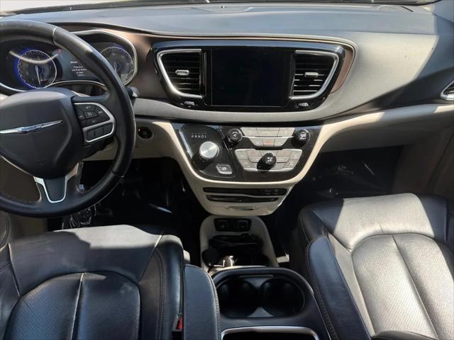 2017 Chrysler Pacifica Touring-L Plus