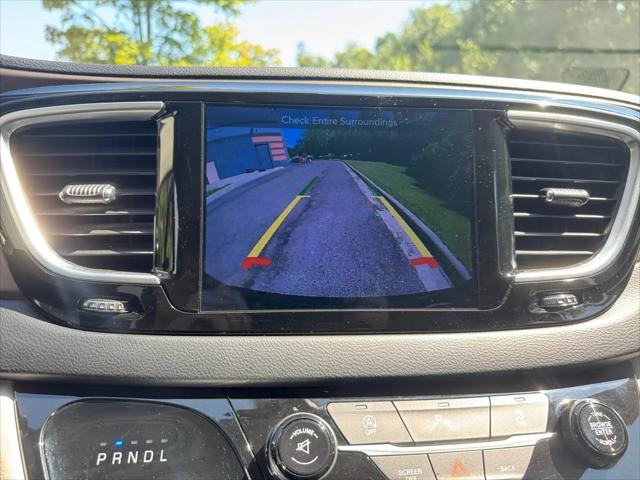 2017 Chrysler Pacifica Touring-L Plus